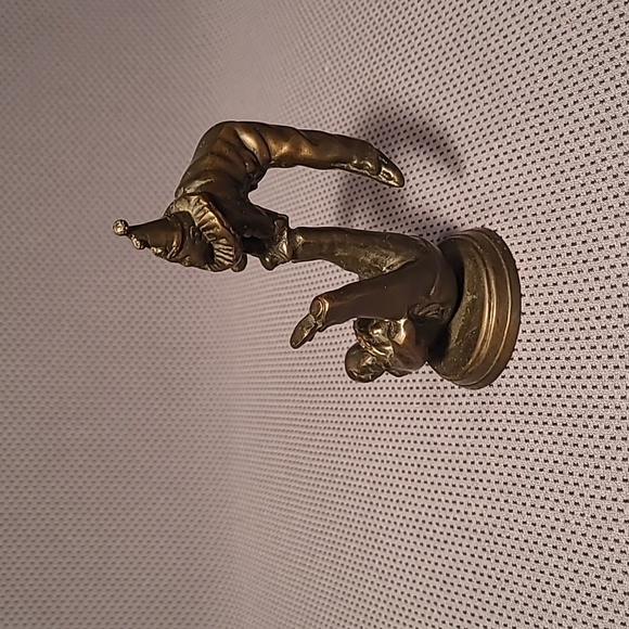 Small Brass Circus Clowns Performing Figures - Picture 4 of 11